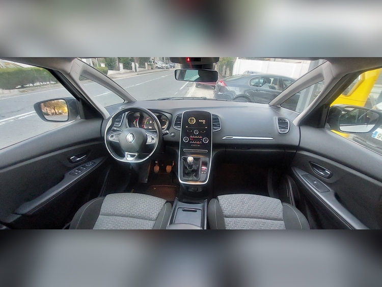Renault Grand Scenic 1.3 TCE 140CV foto 9